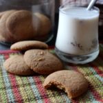 Gingersnaps (Crunchy Ginger Cookies)