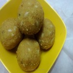 Besan Ke Laddoo(Garbanzo Bean Flour Sweet Balls)