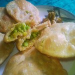 Matar Poori/Matar Kachori/Koraishutir Kachuri(Bengali)/Fried Peas Bread