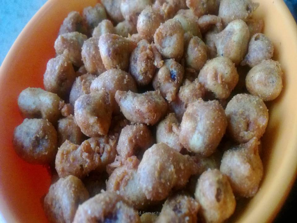 Peanut Pakoda(Crispy coated and fried peanuts)