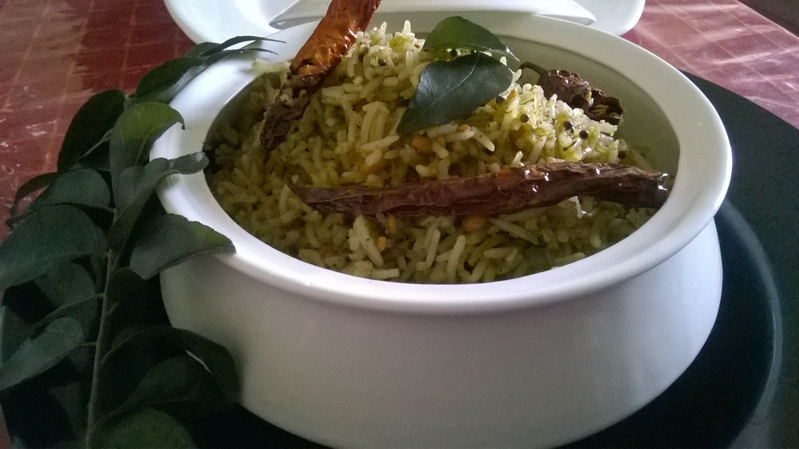 Curry Leaf Rice/Kari Patta Chawal/Karivapalai Saadam