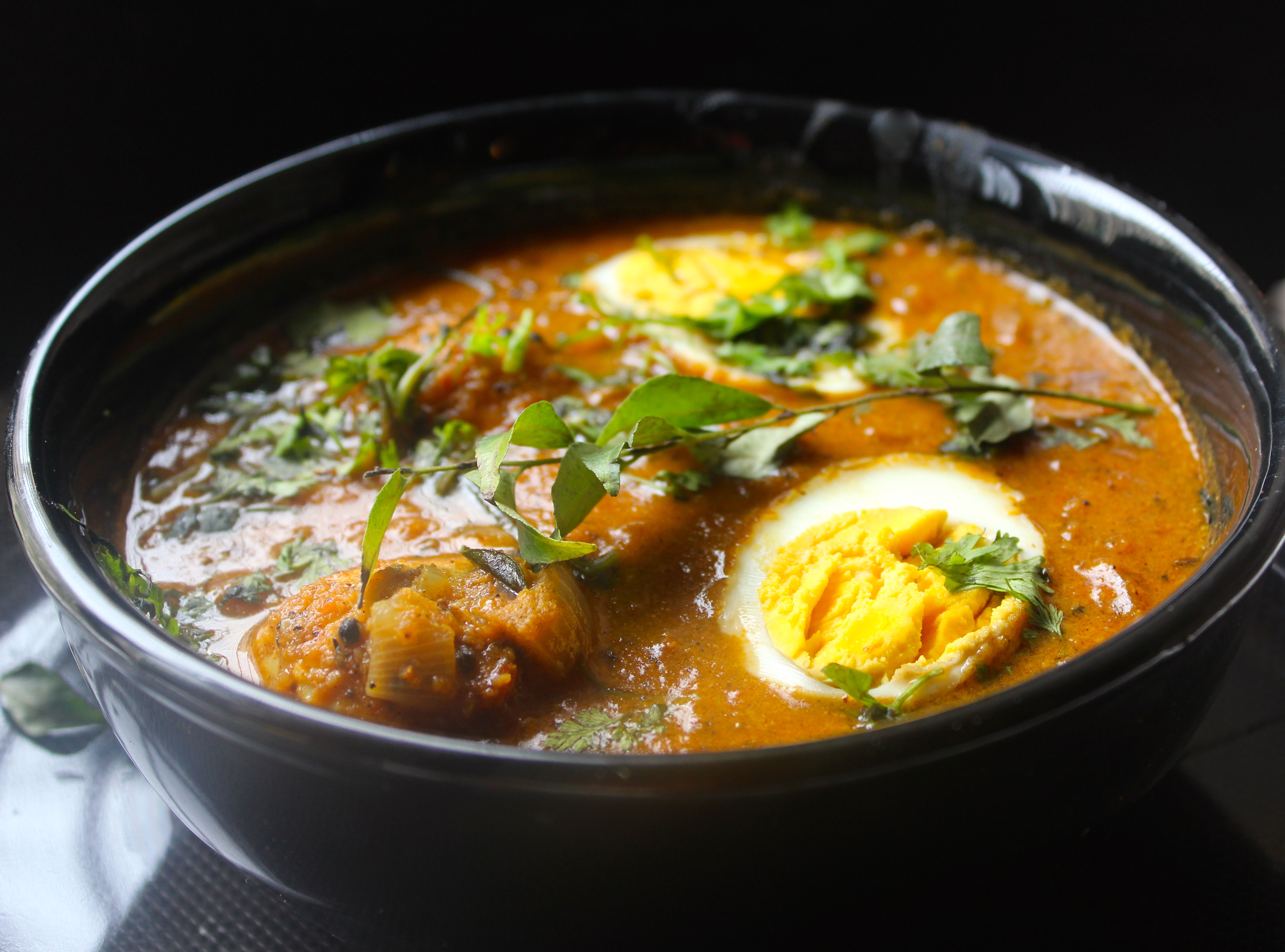 Chettinad Egg Curry (A curry using boiled eggs and delicious Chettinad Masala)