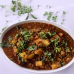 Shadiyon Wala Aloo Mutter Gravy (Rich Potato and Peas Gravy in Tomato Sauce)